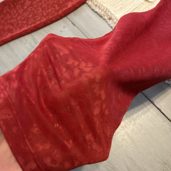 Fabletics Red High Waisted Leopard Mesh Leggings Sports Bra Set Sz XXL Sheer - Picture 8 of 12
